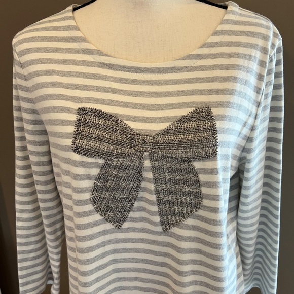 Talbots Tops - Talbots Gray & White Striped, Small raised Bow Studs, 3/4 Sleeve, Size Large